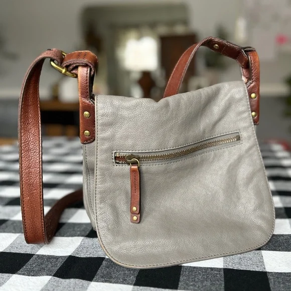 Fossil Crossbody Bag - Picture 3 of 14